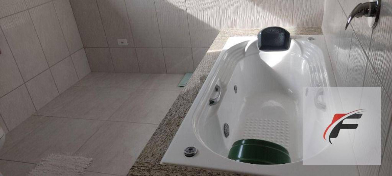 Imagem Casa com 3 Quartos à Venda, 2.020 m² em Ganchinho - Curitiba Imagem Casa com 3 Quartos à Venda, 2.020 m² em Ganchinho - Curitiba