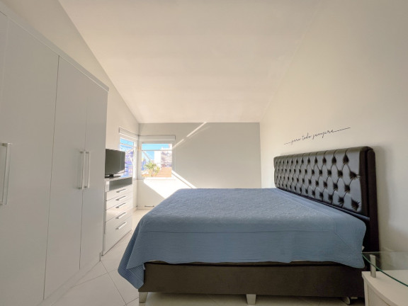 Imagem Casa com 3 Quartos à Venda, 295 m² em Coqueiros - Florianópolis Imagem Casa com 3 Quartos à Venda, 295 m² em Coqueiros - Florianópolis