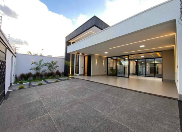 Imagem Casa com 4 Quartos à Venda, 238 m² em Moinho Dos Ventos - Goiania Imagem Casa com 4 Quartos à Venda, 238 m² em Moinho Dos Ventos - Goiania
