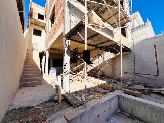 Casa com 3 Quartos à Venda, 230 m² em Europa - Contagem