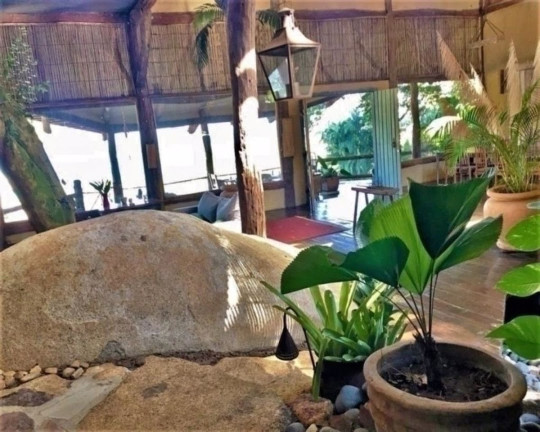 Imagem Casa à Venda, em Centro - Ilhabela Imagem Casa à Venda, em Centro - Ilhabela