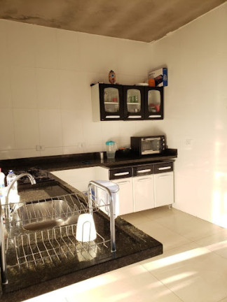 Imagem Casa com 3 Quartos à Venda, 210 m² em Capivari - Louveira
