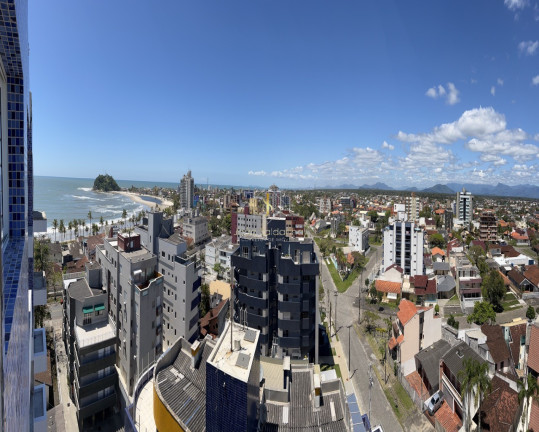 Imagem Imóvel com 3 Quartos à Venda, 250 m² em Centro - Guaratuba