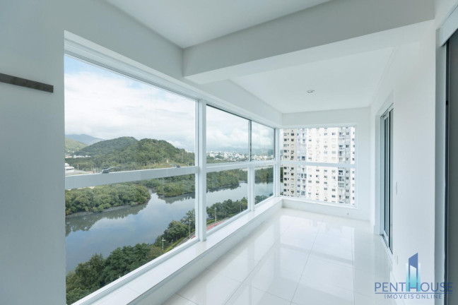 Imagem Apartamento com 3 Quartos à Venda, 121 m² em Centro - Balneário Camboriú Imagem Apartamento com 3 Quartos à Venda, 121 m² em Centro - Balneário Camboriú