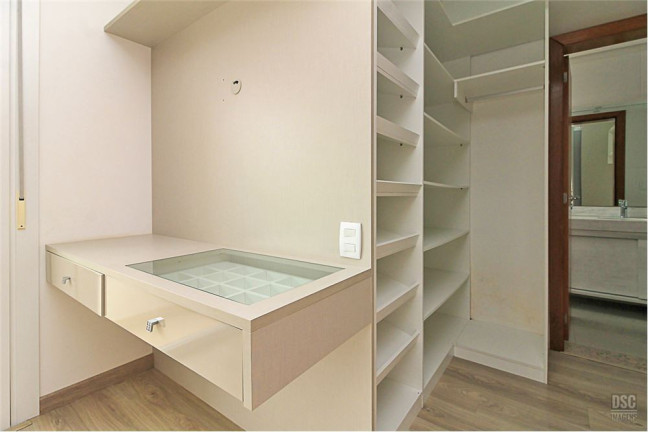 Imagem Casa com 3 Quartos à Venda, em Hípica - Porto Alegre Imagem Casa com 3 Quartos à Venda, em Hípica - Porto Alegre