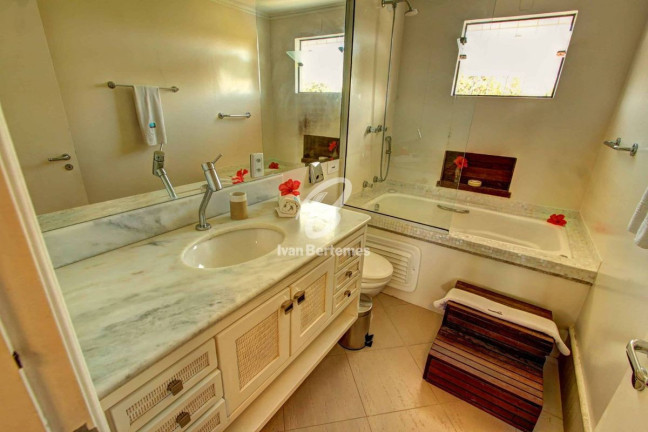 Imagem Casa com 5 Quartos para Temporada, em Canto Grande - Bombinhas Imagem Casa com 5 Quartos para Temporada, em Canto Grande - Bombinhas