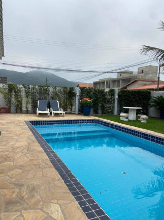 Imagem Casa com 4 Quartos para Temporada,  em Zimbros - Bombinhas