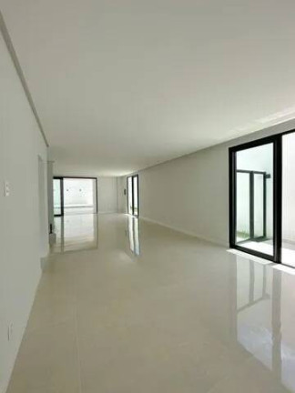Imagem Casa com 5 Quartos à Venda, 363 m² em Ponta Negra - Manaus Imagem Casa com 5 Quartos à Venda, 363 m² em Ponta Negra - Manaus