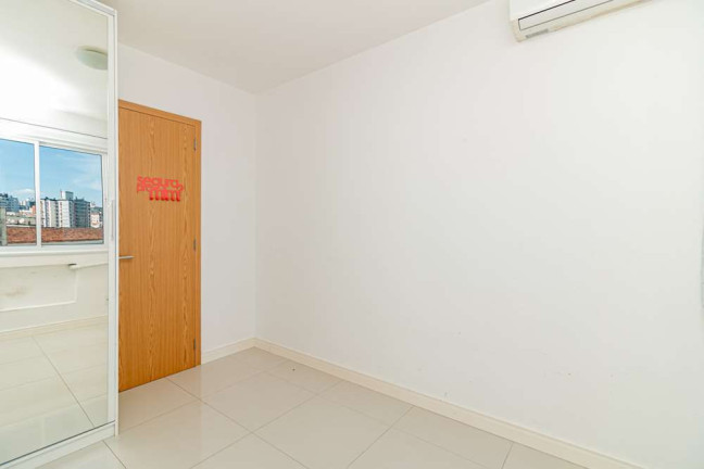 Imagem Apartamento com 2 Quartos à Venda, 69 m² em Passo Da Areia - Porto Alegre