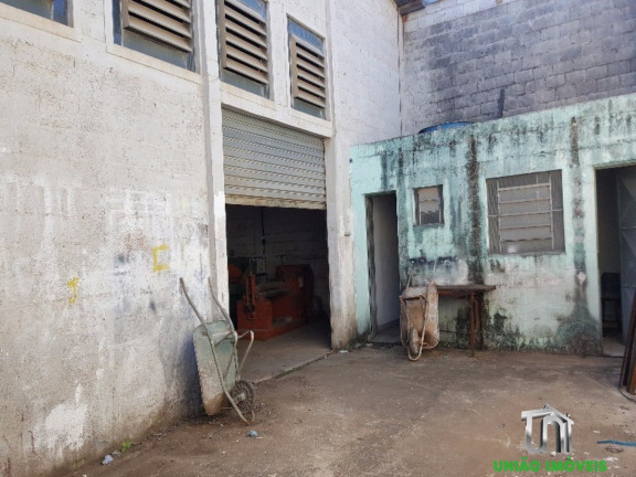 Imóvel Comercial à Venda, 370 m² em Santa Luzia - Braganca Paulista
