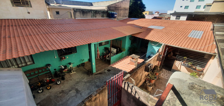 Imagem Sobrado com 9 Quartos à Venda,  em Riacho Das Pedras - Contagem