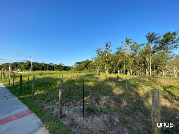 Terreno à Venda, 200 m² em Forquilhas - São José