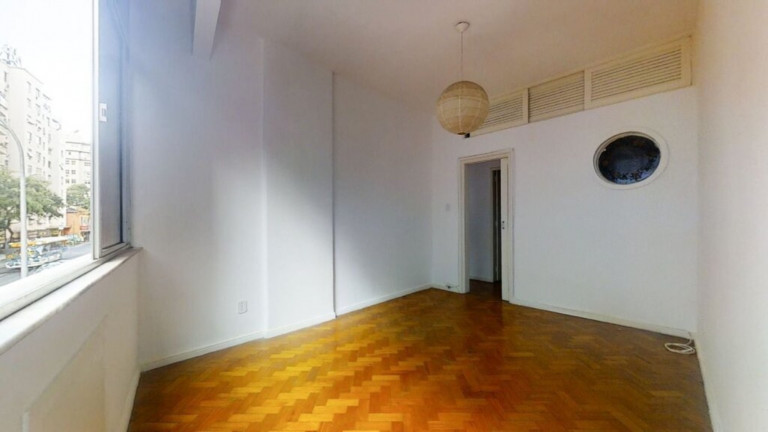 Imagem Imóvel com 3 Quartos à Venda, 110 m² em Copacabana - Rio De Janeiro Imagem Imóvel com 3 Quartos à Venda, 110 m² em Copacabana - Rio De Janeiro