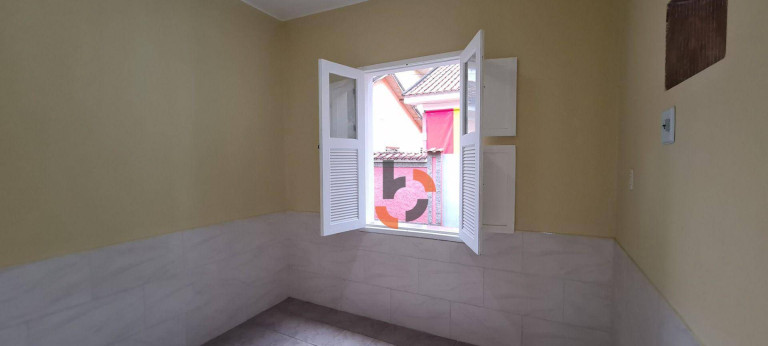 Imagem Casa com 2 Quartos à Venda ou Locação, 57 m² em Centro - Nilópolis