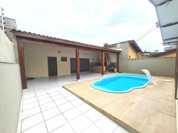 Casa com 3 Quartos à Venda, 330 m² em Centro - Ubatuba