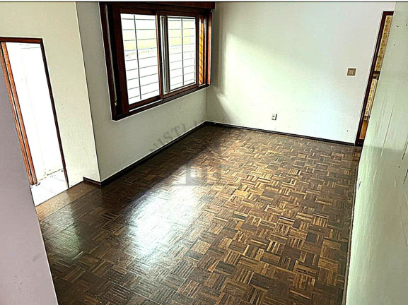 Imagem Casa com 3 Quartos à Venda, 224 m² em Jardim Lindóia - Porto Alegre Imagem Casa com 3 Quartos à Venda, 224 m² em Jardim Lindóia - Porto Alegre