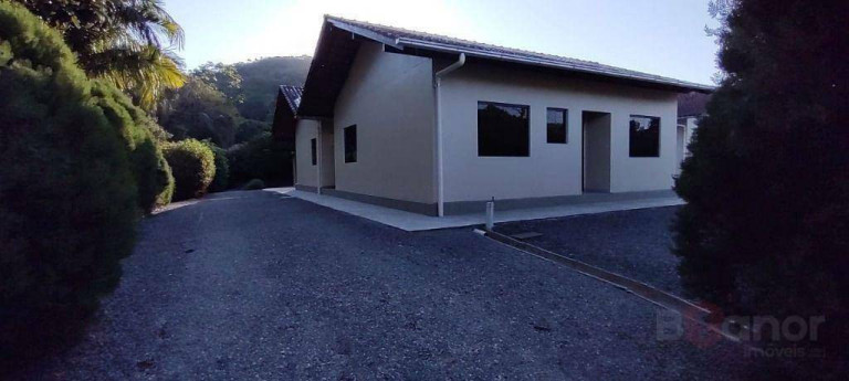 Casa com 3 Quartos para Alugar, 150 m² em Itoupava Central - Blumenau