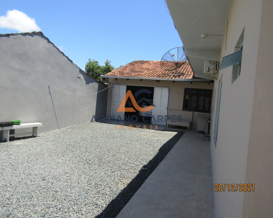 Casa com 3 Quartos para Alugar ou Temporada, 120 m² em Gravatá - Navegantes
