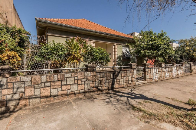 Imagem Casa com 4 Quartos à Venda, 228 m² em São Geraldo - Porto Alegre