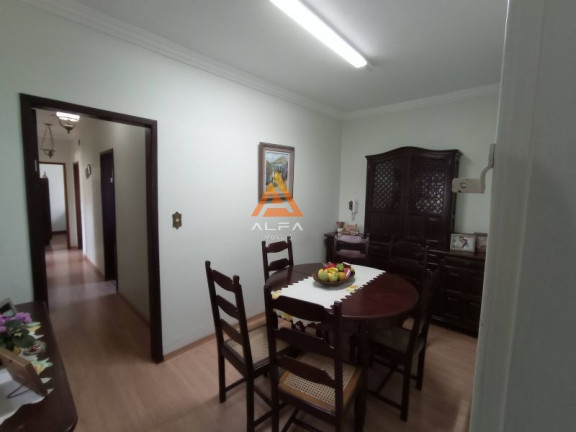 Imagem Casa com 4 Quartos à Venda, 500 m²