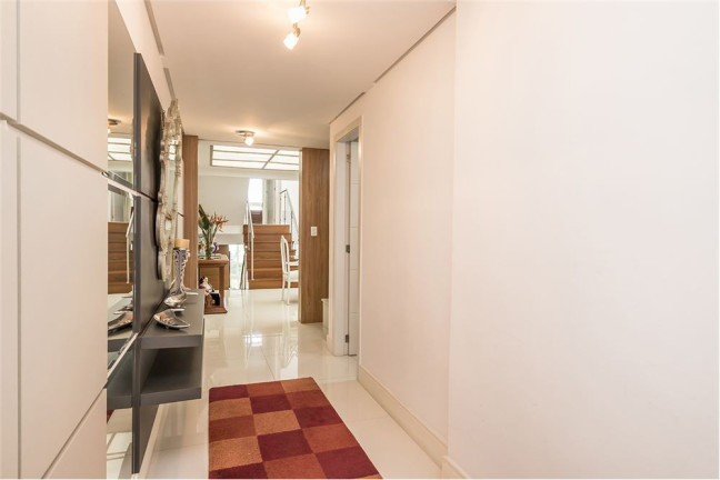 Imagem Casa com 3 Quartos à Venda, em Chácara Das Pedras - Porto Alegre Imagem Casa com 3 Quartos à Venda, em Chácara Das Pedras - Porto Alegre