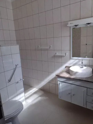 Imagem Casa com 3 Quartos à Venda, 180 m² em Parque São Jorge - Taubaté Imagem Casa com 3 Quartos à Venda, 180 m² em Parque São Jorge - Taubaté