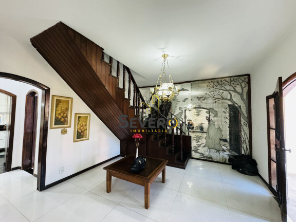 Casa com 3 Quartos à Venda, 250 m² em Centro - São Gonçalo