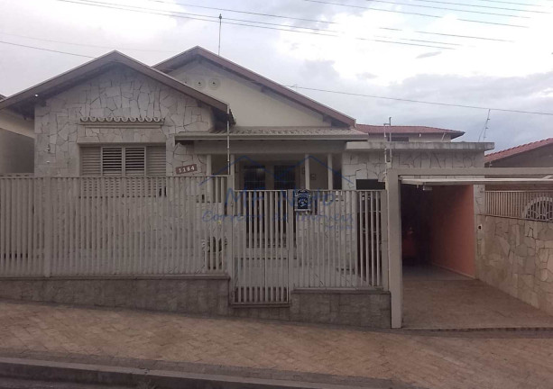 Casa com 3 Quartos à Venda, 330 m² em Vila Steola - Pirassununga