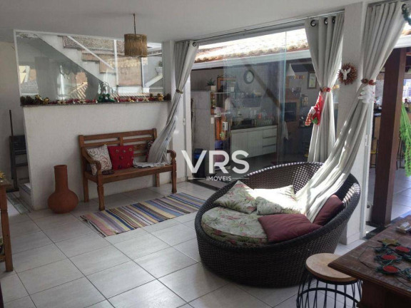 Imagem Casa com 4 Quartos à Venda, 307 m² em Tijuca - Teresópolis Imagem Casa com 4 Quartos à Venda, 307 m² em Tijuca - Teresópolis