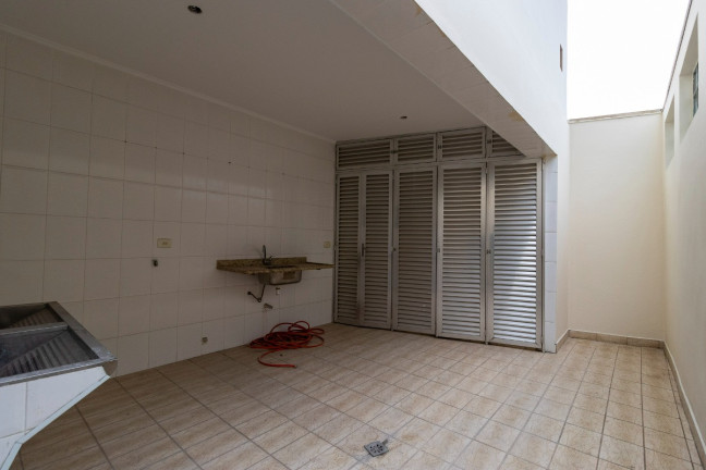 Imagem Sobrado com 3 Quartos à Venda, 240 m² em Vila Firmiano Pinto - São Paulo