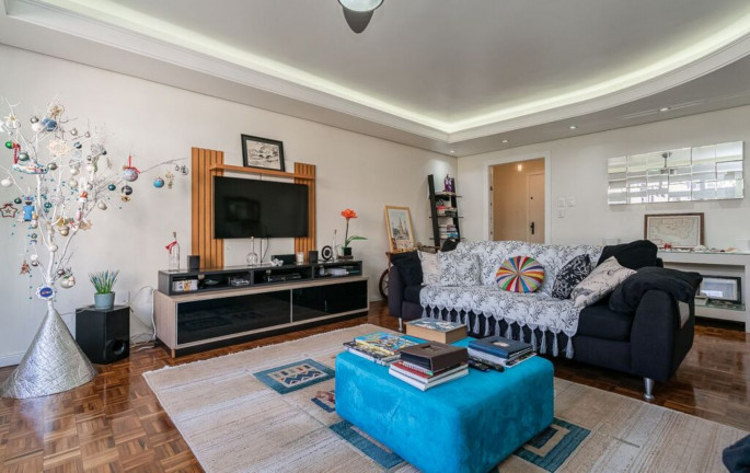 Imagem Imóvel com 3 Quartos à Venda, 204 m² em Rio Branco - Porto Alegre Imagem Imóvel com 3 Quartos à Venda, 204 m² em Rio Branco - Porto Alegre