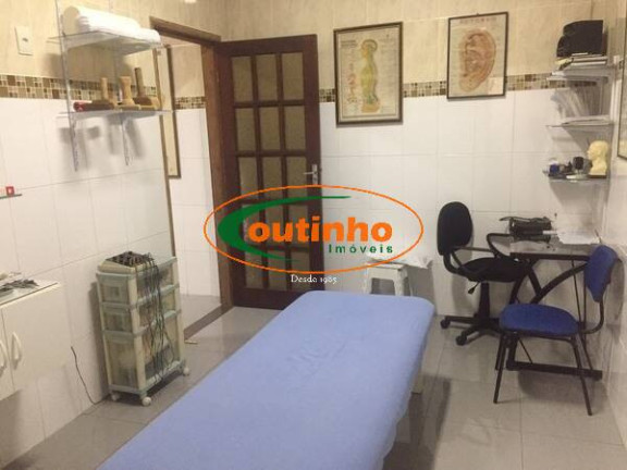 Imagem Casa com 6 Quartos à Venda, 383 m² em Maracanã - Rio De Janeiro Imagem Casa com 6 Quartos à Venda, 383 m² em Maracanã - Rio De Janeiro