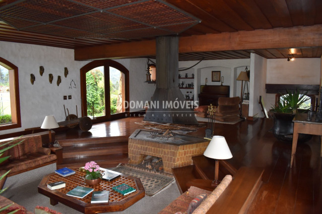 Imagem Casa com 6 Quartos à Venda, 2.111 m² em Região De Capivari - Campos Do Jordão
