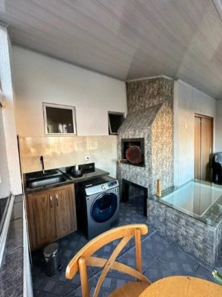 Imagem Casa com 3 Quartos à Venda, 130 m² em Cajuru - Curitiba Imagem Casa com 3 Quartos à Venda, 130 m² em Cajuru - Curitiba