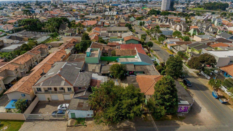 Imagem Terreno à Venda, 910 m² em Capão Raso - Curitiba Imagem Terreno à Venda, 910 m² em Capão Raso - Curitiba