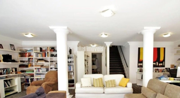 Imagem Casa com 5 Quartos à Venda, 320 m² em Jardim Guedala - São Paulo