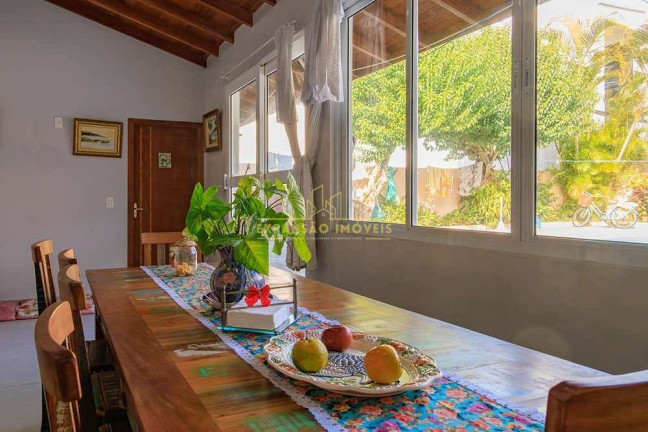 Imagem Casa com 7 Quartos à Venda, 580 m² em Ingleses Do Rio Vermelho - Florianópolis Imagem Casa com 7 Quartos à Venda, 580 m² em Ingleses Do Rio Vermelho - Florianópolis