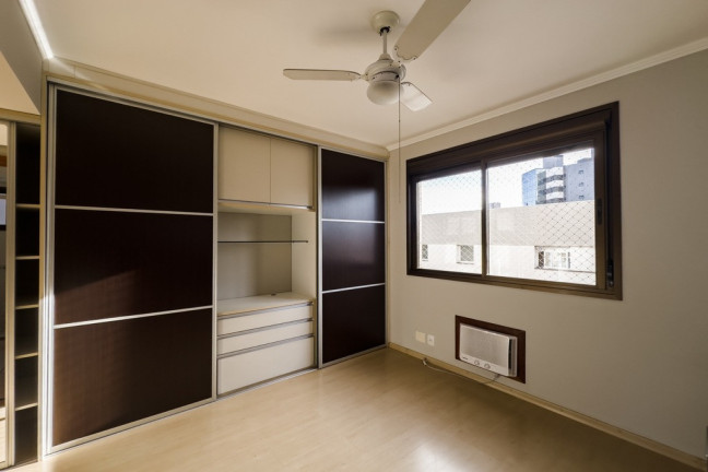 Imagem Imóvel com 3 Quartos à Venda, em Petrópolis - Porto Alegre Imagem Imóvel com 3 Quartos à Venda, em Petrópolis - Porto Alegre