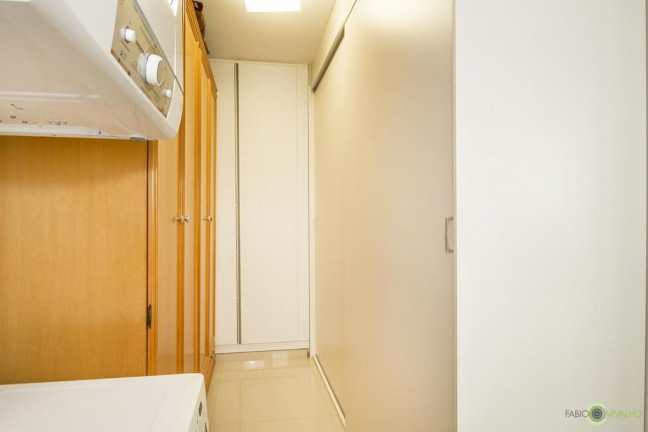 Imagem Imóvel com 3 Quartos à Venda, 153 m² em Centro Histórico - Porto Alegre Imagem Imóvel com 3 Quartos à Venda, 153 m² em Centro Histórico - Porto Alegre