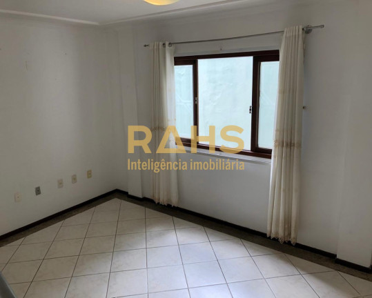Imagem Casa com 3 Quartos à Venda, 208 m² em Anita Garibaldi - Joinville Imagem Casa com 3 Quartos à Venda, 208 m² em Anita Garibaldi - Joinville