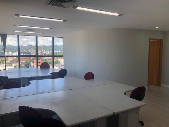 Sala Comercial à Venda, 106 m² em Centro - Blumenau