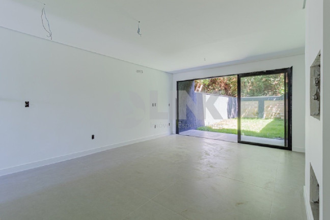 Imagem Casa com 3 Quartos à Venda, 210 m² em Chácara Das Pedras - Porto Alegre Imagem Casa com 3 Quartos à Venda, 210 m² em Chácara Das Pedras - Porto Alegre