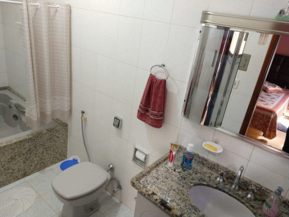 Imagem Casa com 3 Quartos à Venda, 260 m² em Bauru