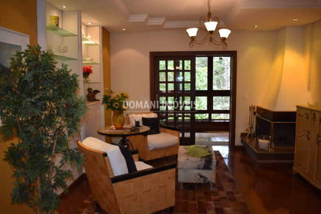 Imagem Imóvel com 4 Quartos à Venda, 300 m² em Região De Capivari - Campos Do Jordão Imagem Imóvel com 4 Quartos à Venda, 300 m² em Região De Capivari - Campos Do Jordão