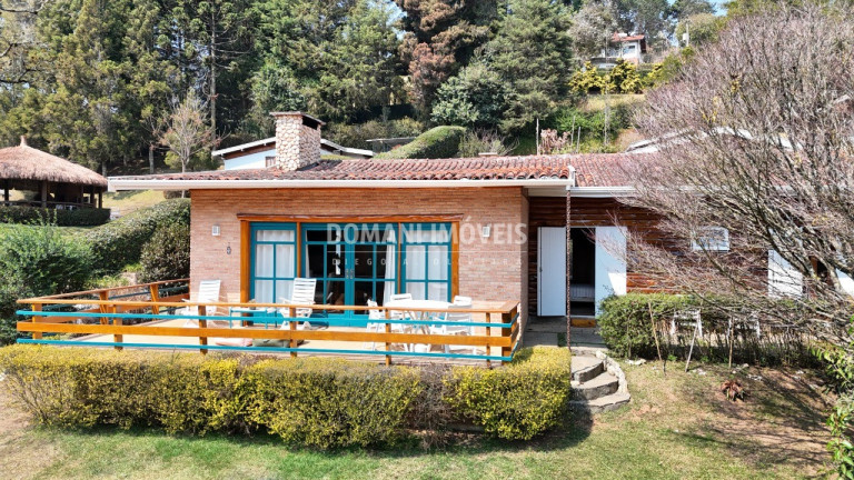 Imagem Casa com 3 Quartos à Venda, 257 m² em Região Da Vila Inglesa - Campos Do Jordão Imagem Casa com 3 Quartos à Venda, 257 m² em Região Da Vila Inglesa - Campos Do Jordão