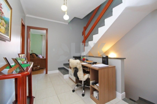 Imagem Casa com 3 Quartos à Venda, 225 m² em Jardim Itu - Porto Alegre