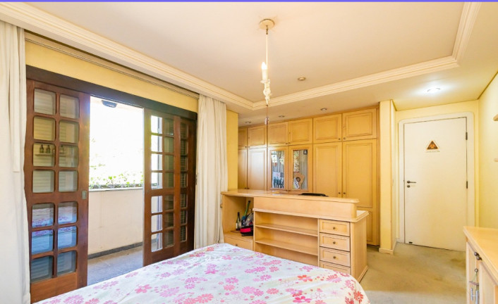 Imagem Casa com 8 Quartos à Venda, 465 m² em Hugo Lange - Curitiba
