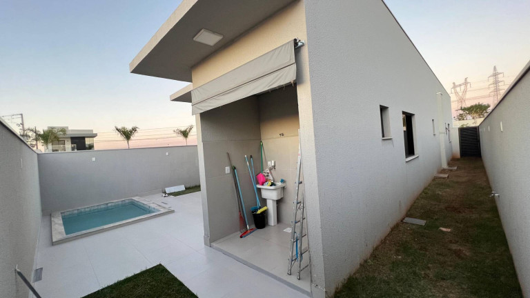 Imagem Casa com 3 Quartos à Venda, 250 m² em Condomínio Primor Das Torres - Cuiabá