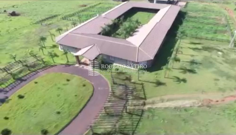 Imagem Imóvel com 3 Quartos à Venda, 195.500.000 m² em Centro - Uberaba