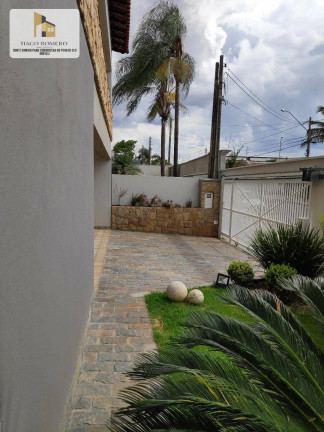Imagem Sobrado com 4 Quartos à Venda ou Locação, 360 m² em Araraquara